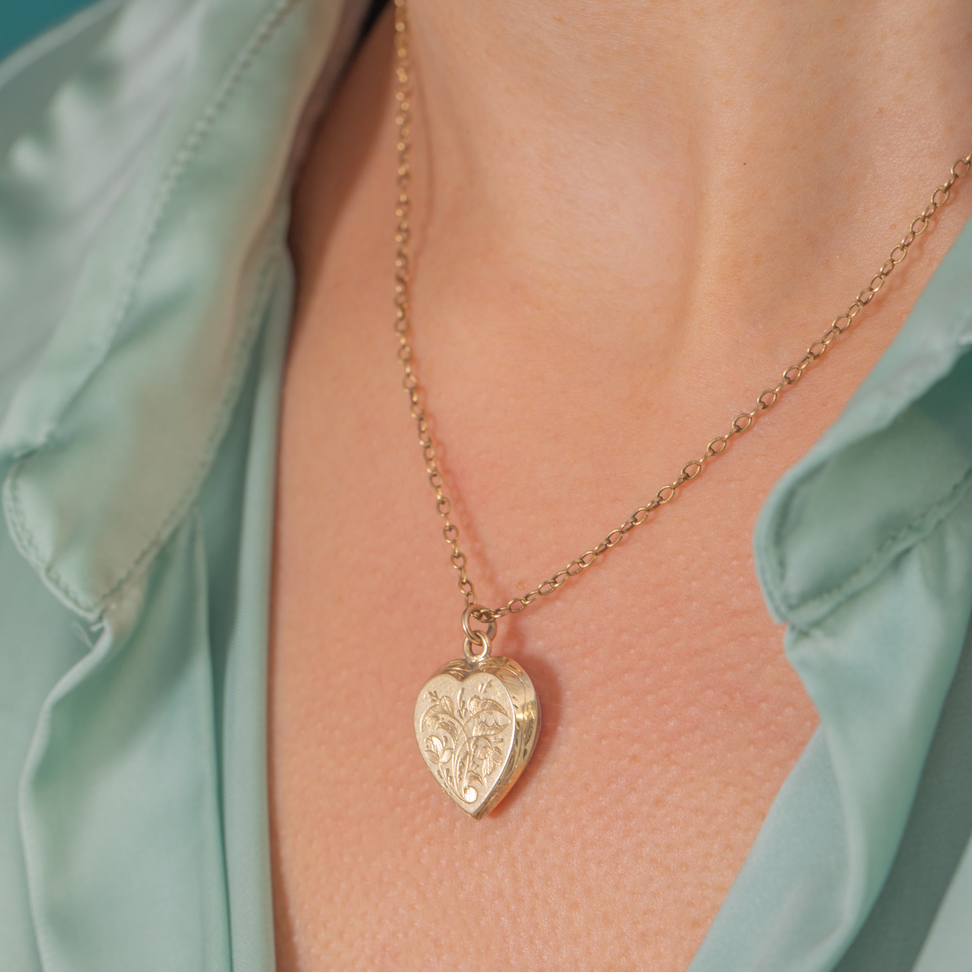 Heart Memory Locket Georgian 15ct Gold Engraved Heart Memorial Locket